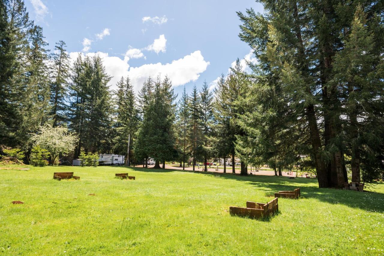 Redwood Meadows Rv Resort Crescent City Bagian luar foto